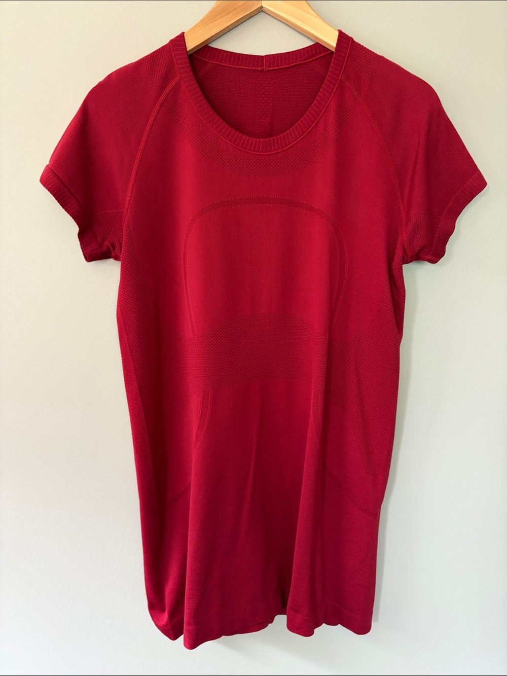 Lululemon Swiftly Tech Short‎ Sleeve Top Size 10 Red Athletic Running Gym